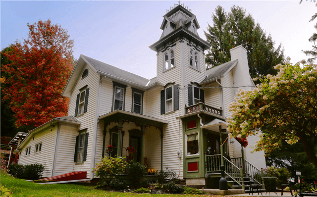 Twin Spruce Tourist Home Bed & Breakfast
