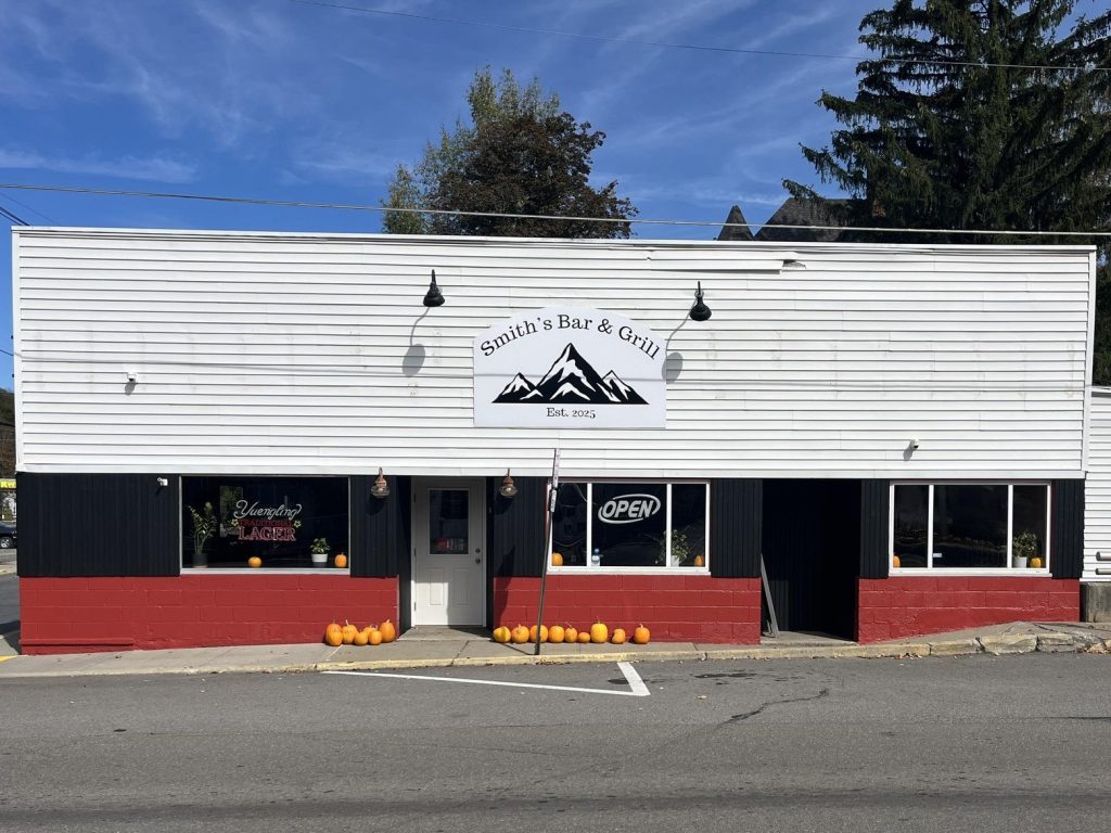 Smith’s Bar & Grill